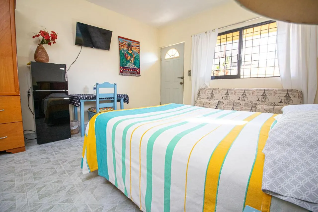 Penzion Hotel La Casa Del Almendro Playa del Carmen
