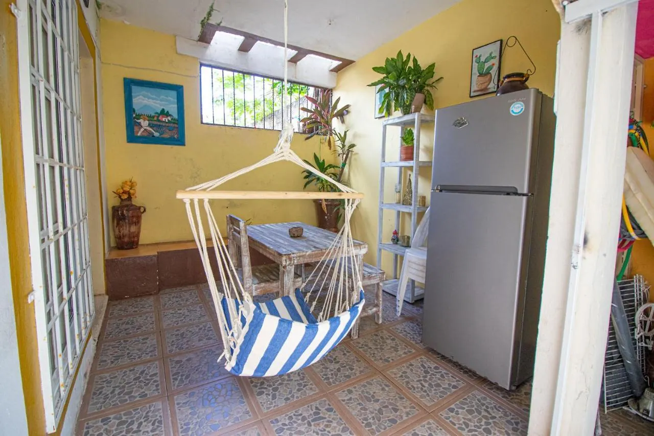 Pensión Hotel La Casa Del Almendro Playa del Carmen México
