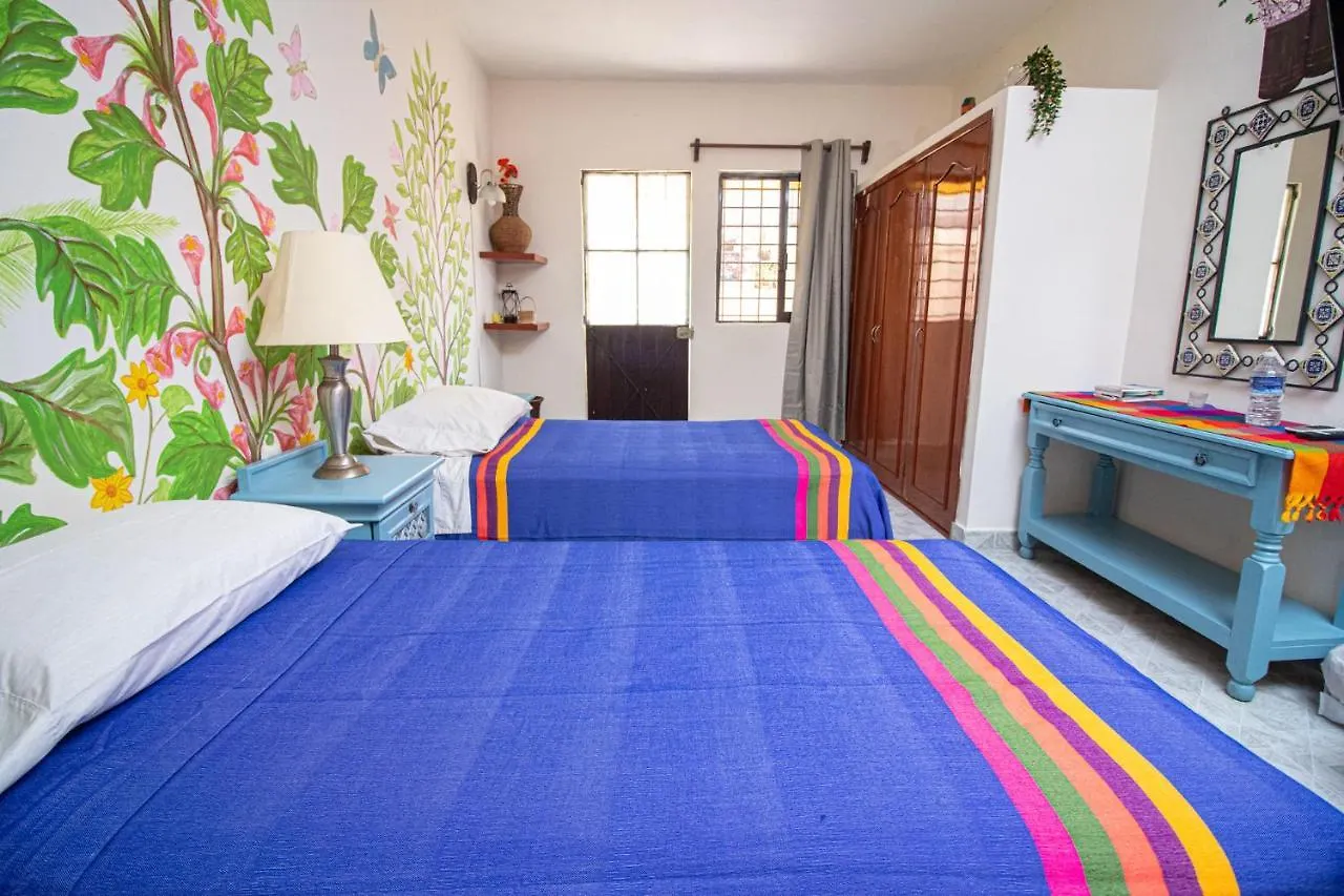 Hotel La Casa Del Almendro Playa del Carmen México
